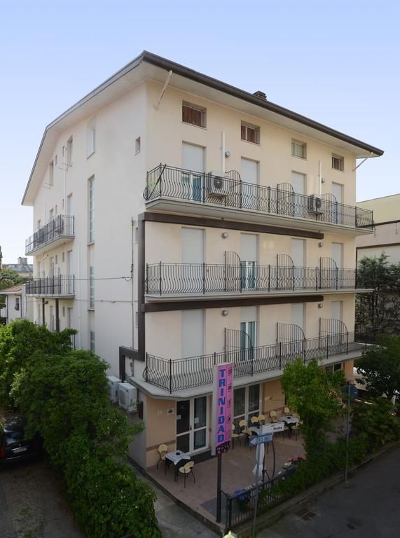 Hotel Trinidad リミニ エクステリア 写真